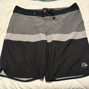 Quicksilver men’s hybrid shorts.. size 34. Good condition - stretch